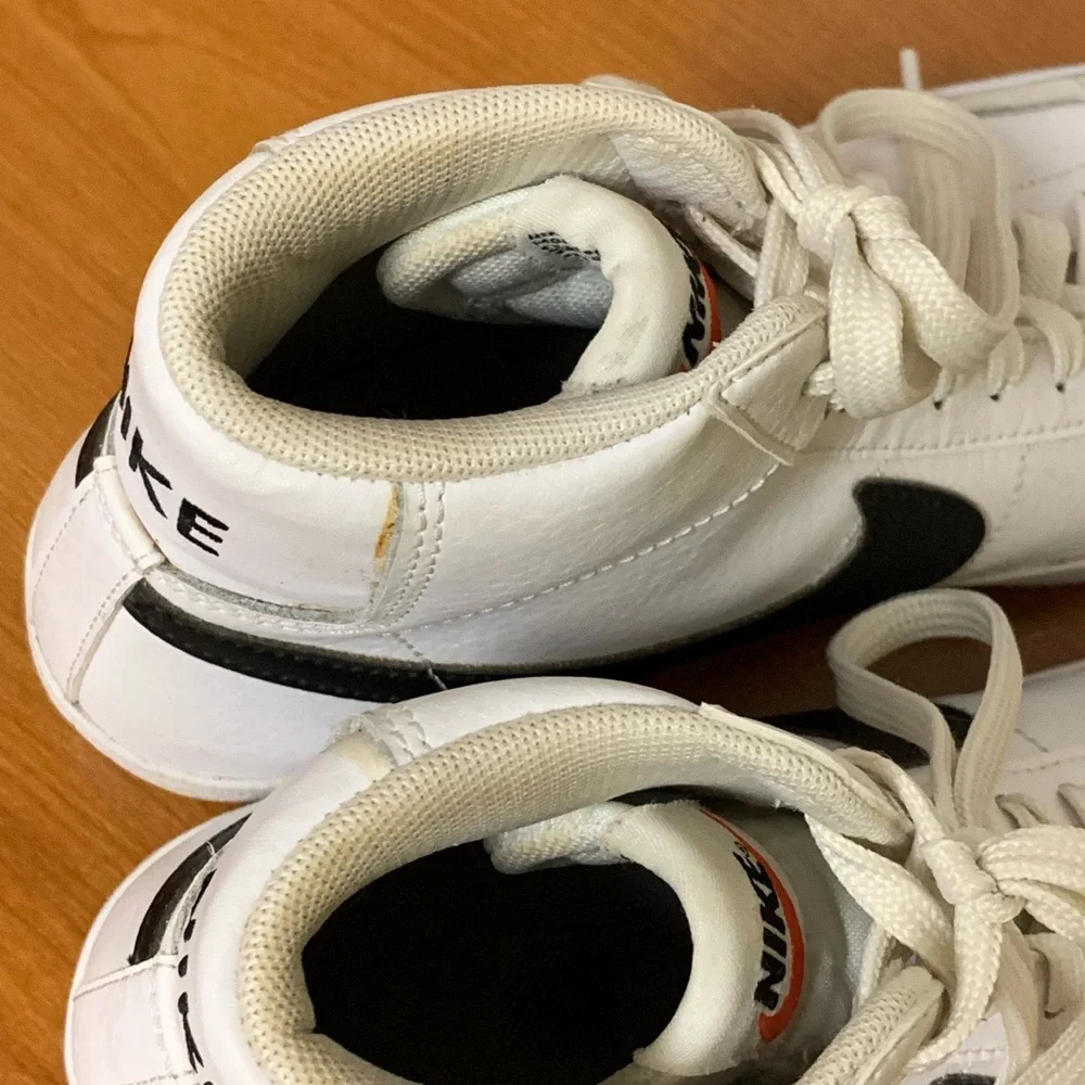 Nike Blazer Mid 77 White Black Leather Shoes Size 5.5  (Grade School)